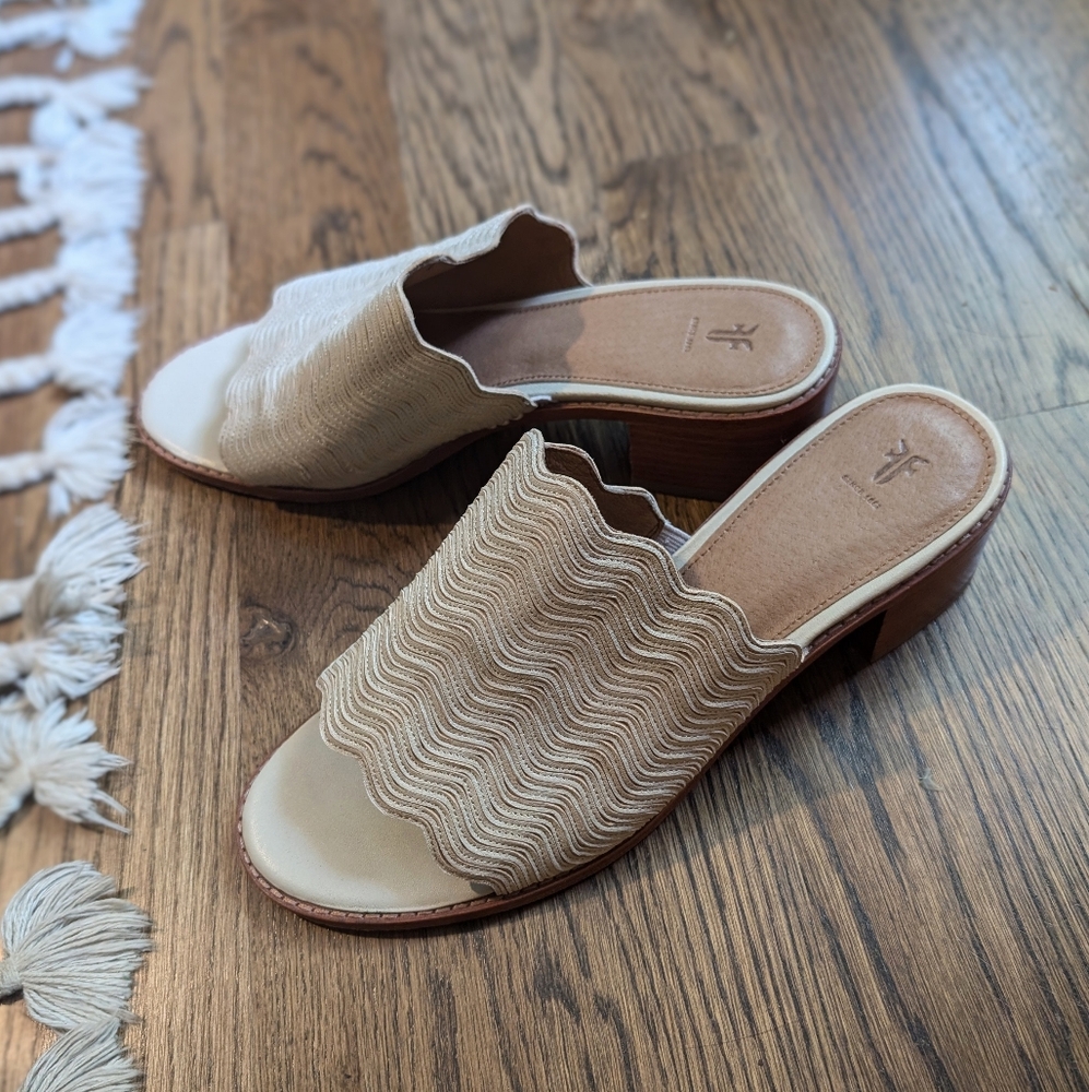 Frye Cindy Mule Sandals | Off White | Size 9 | Excellent pre-owned condition
